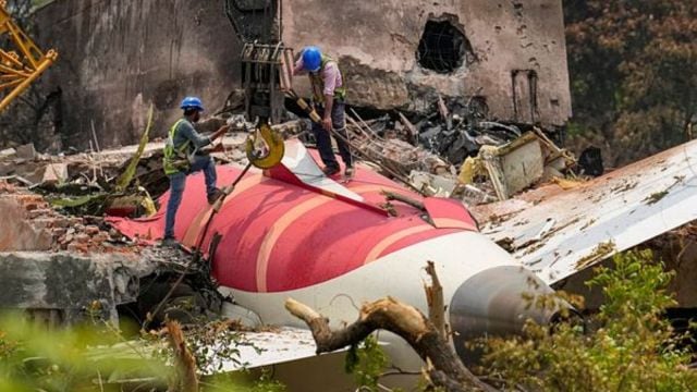  Tech snag hours before crash, if switch can cut off without pilot command