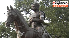 A statue of Bakshi Jagabandhur Bidyadhar Mahapatra. (Wikimedia Commons)