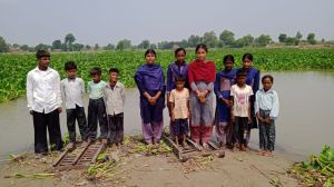 Children-sutlej-river-village