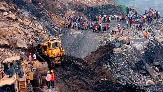 4 dead, 4 injured after portion of coal mine collapses in Jharkhand