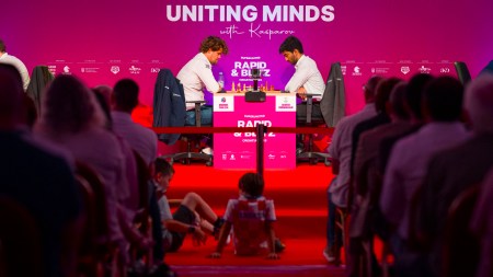 Magnus Carlsen takes on Gukesh in a game at the SuperUnited Rapid and Blitz chess tournament in Zagreb. (PHOTO: Grand Chess Tour via Lennart Ootes)