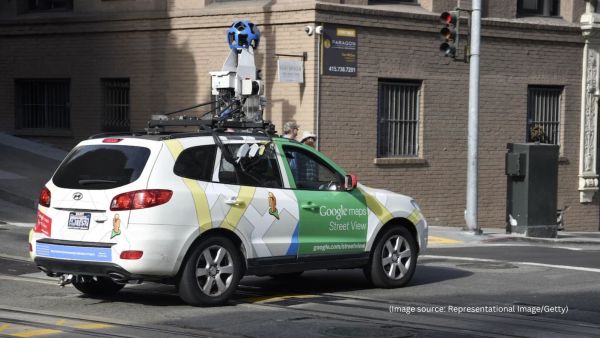 Google Street View car capture Argentine man naked