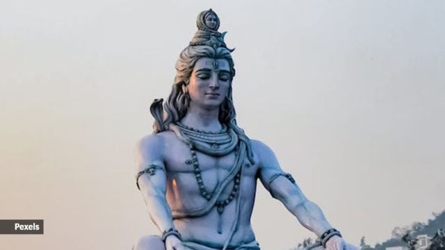 Happy Sawan Shivratri 2025 Wishes: Here are best greeting cards, messgaes, and more to share with friends and family on this auspicious occasion. (Source: Pexels)