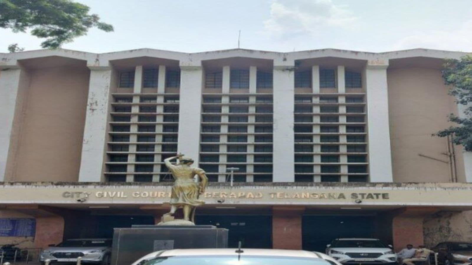 Bomb threat at Telangana Raj Bhavan, Hyderabad city civil court; search on at premises