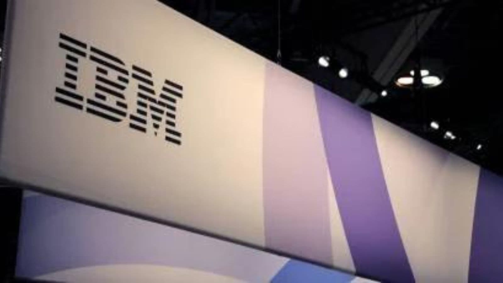IBM rolls out new chips and servers, aims for simplified AI
