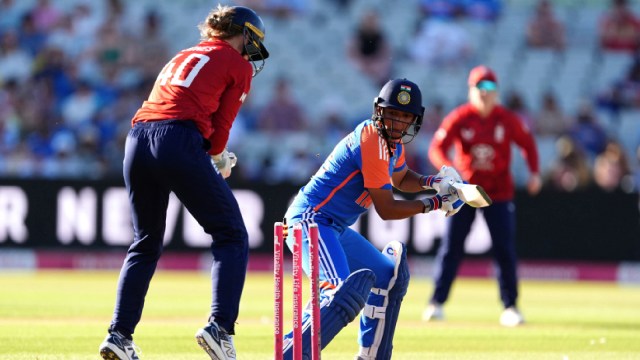  India and England will face off in the first match today. (AP)