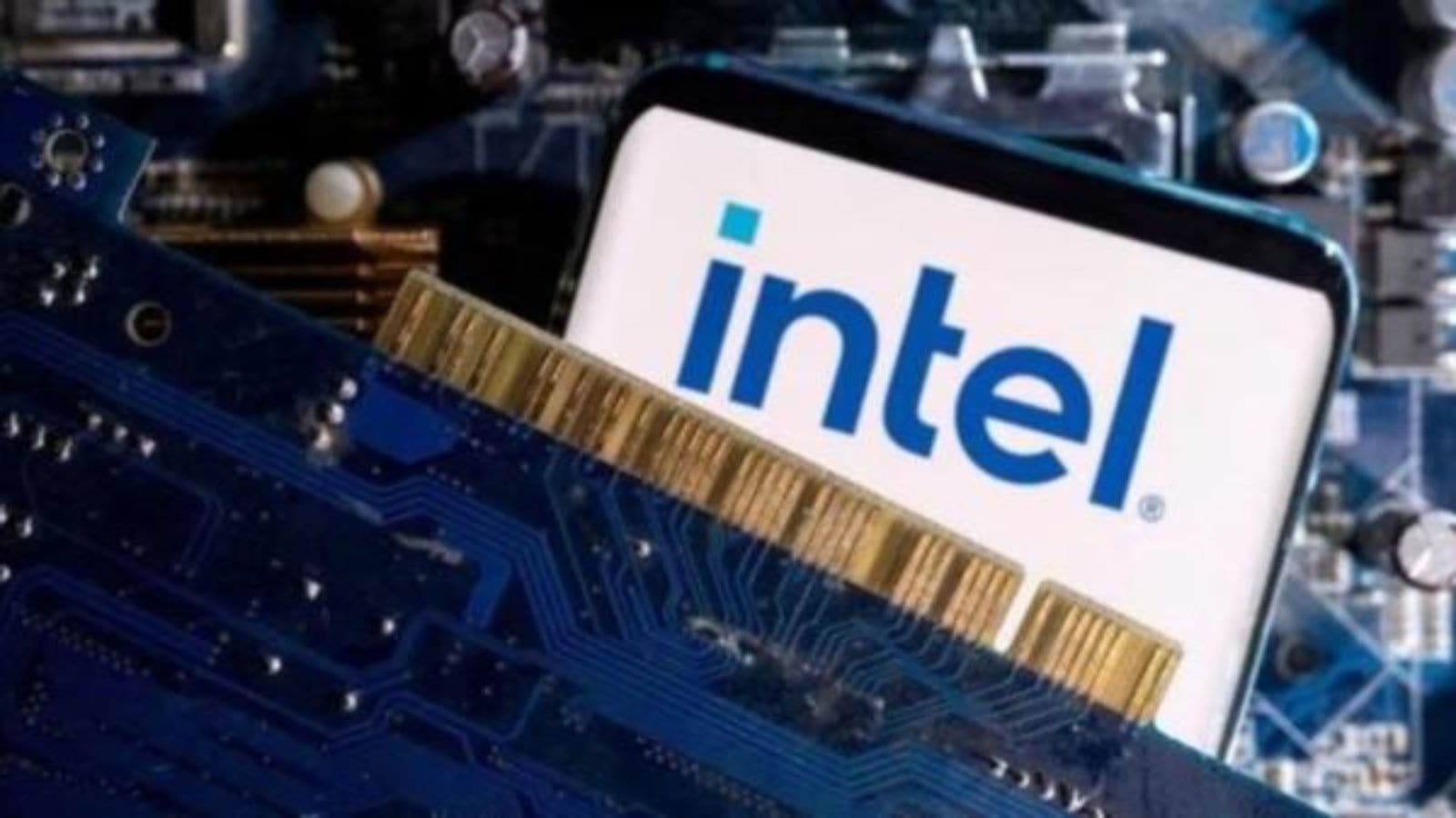 Intel’s new CEO explores big shift in chip manufacturing business