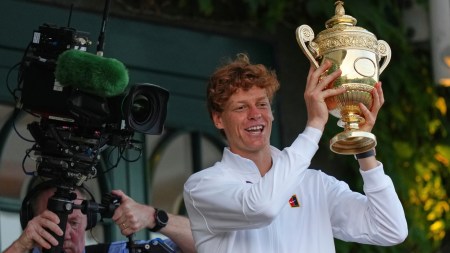 Jannik Sinner beats Carlos Alcaraz to become first Italian to win Wimbledon singles title. (AP)