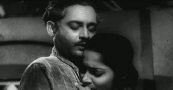 A still from Kaagaz Ke Phool