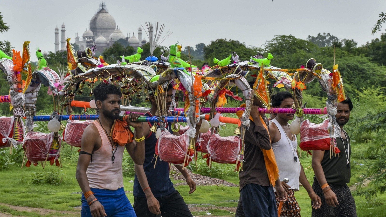 School teacher recited poem critical of Kanwar Yatra, booked: UP Police