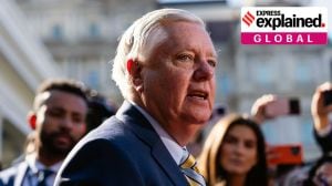 Who is US Senator Lindsey Graham, and why has he threatened 100% tariffs on India?