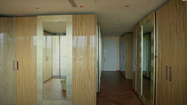 A look inside Karan Johar's apartment. (Pic: Asian Paints/YT)