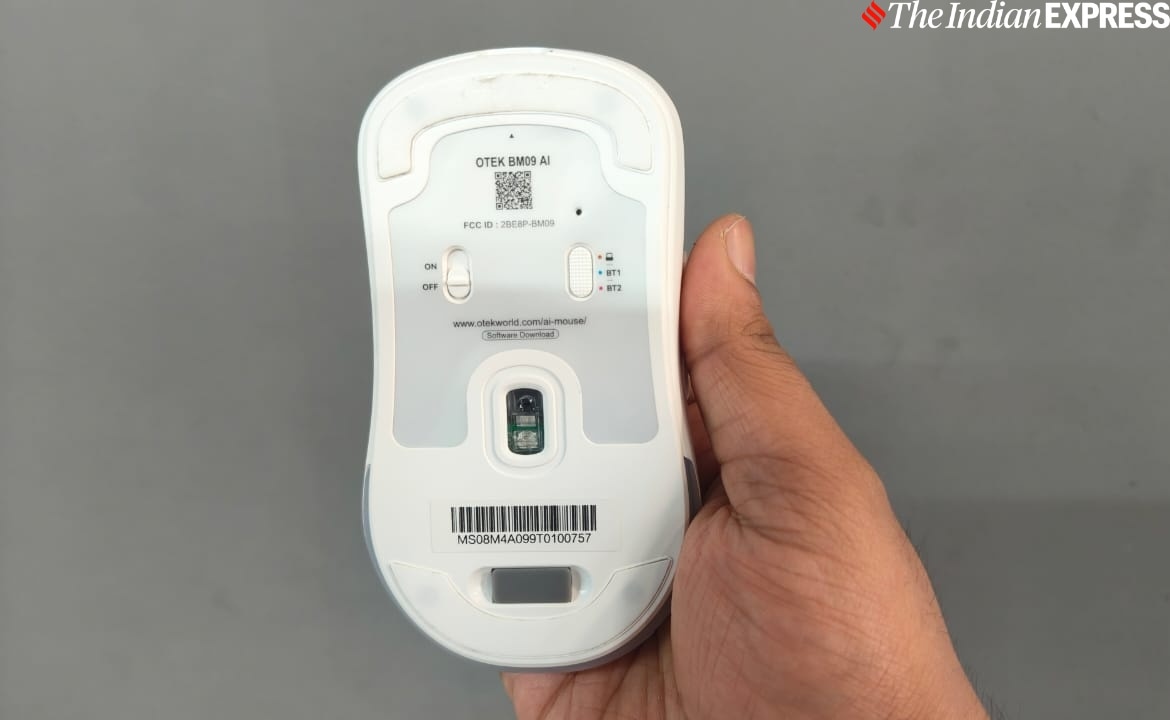 The Wi-Fi adapter in embedded on the back side.
