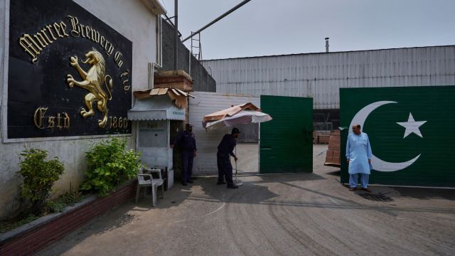 Murree Brewery Pakistan, alcohol ban in Pakistan, non-Muslims alcohol Pakistan, Murree Brewery non-alcoholic drinks, alcohol laws Pakistan 2025, Murree Brewery expansion, Isphanyar Bandhara interview, Pakistan liquor permits, brewing industry in Pakistan, Murree Brewery vs Hui Distillery