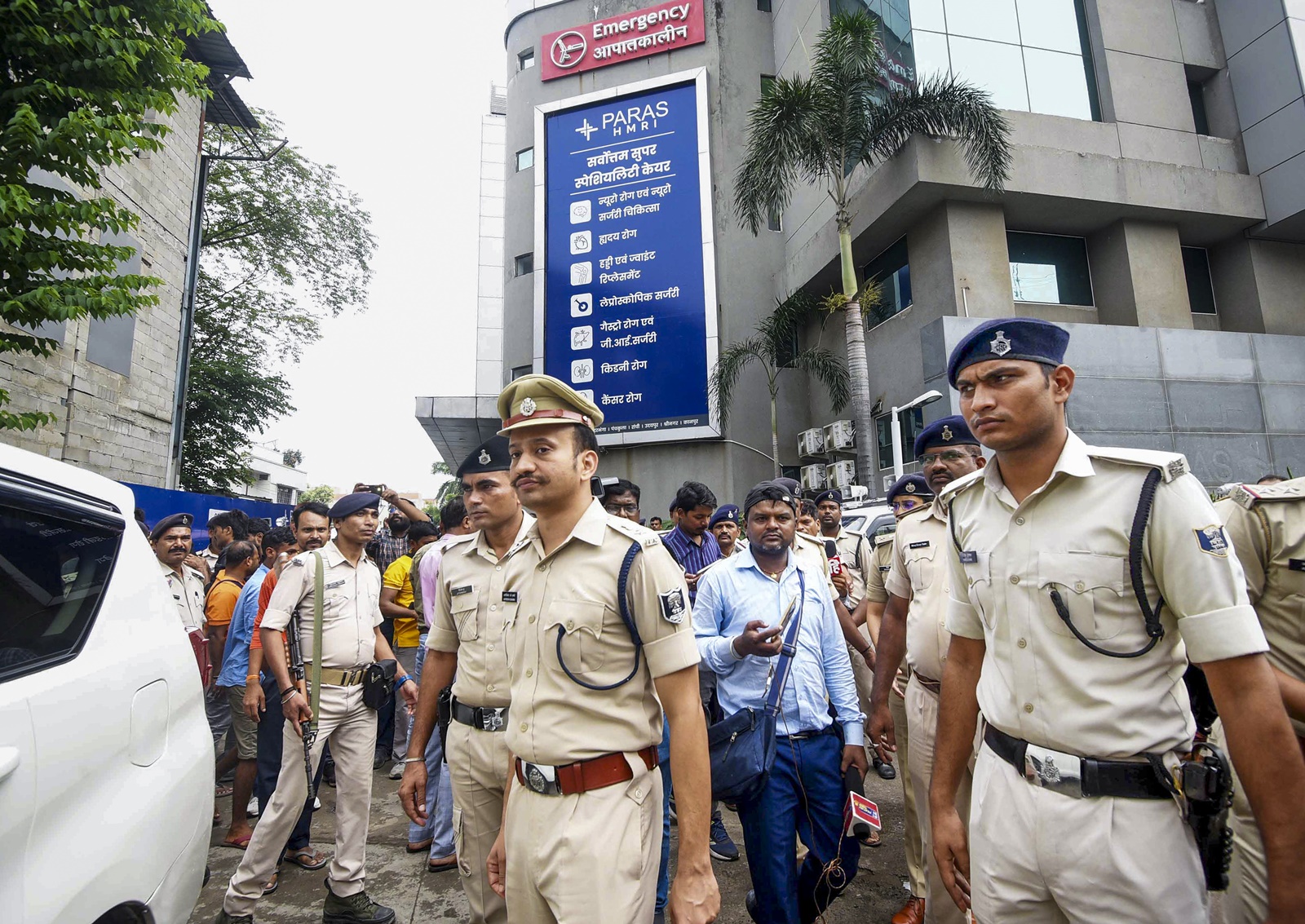 Policeman at shooting site in Patna