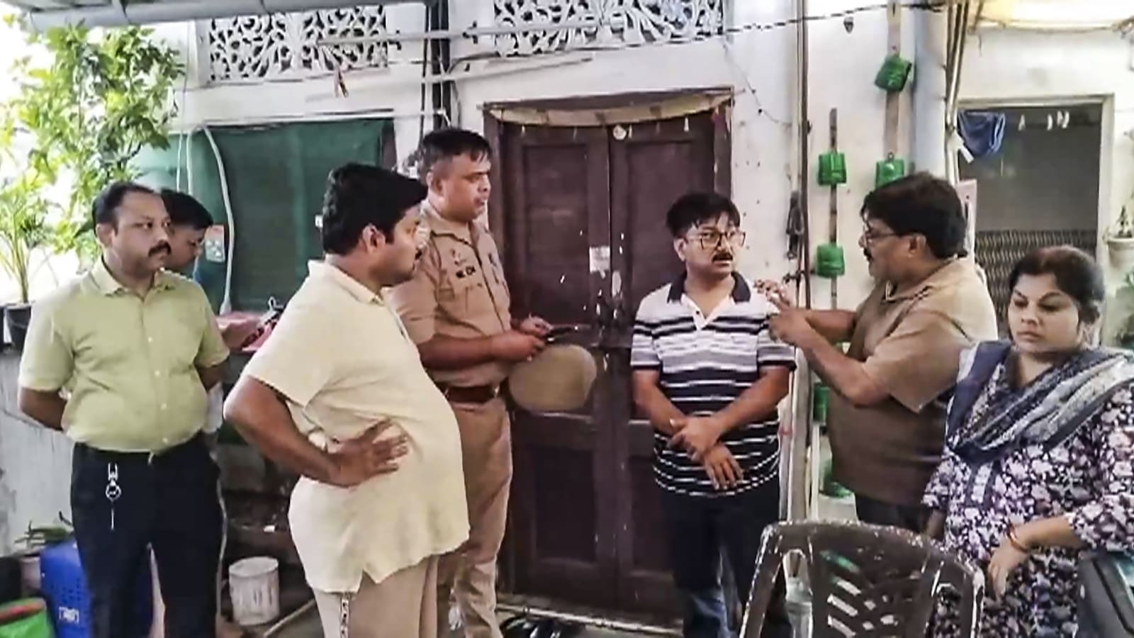 3 of family found dead at Lucknow home, police look into suicide angle