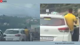 As the recording vehicle gets closer, no one is seen controlling the SUV, posing a serious threat to the lives of other commuters on the busy highway (Image source: @ShivrattanDhil1/X)