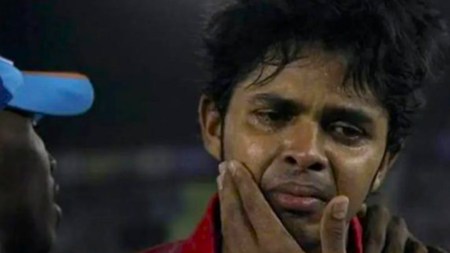 S Sreesanth was slapped by Harbhajan Singh during an IPL 2008. Slapgate (File photo)