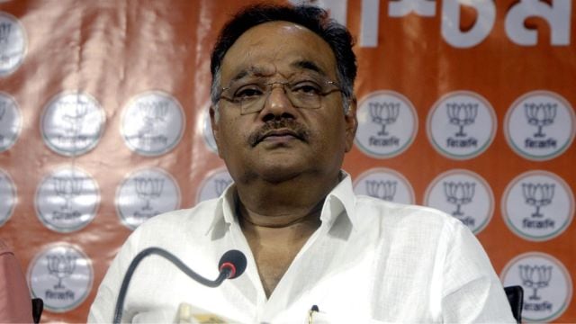 BJP MP and state president Samik Bhattacharya criticized the law and order situation, saying: “There is complete absence of law and order in this state, complete anarchy. The goons think this is a safe haven for them and no one will touch them.”