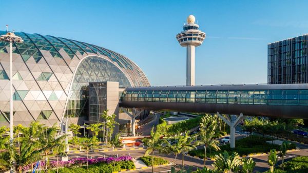 Top 10 busiest airports in the world 2024-25: Know where does Delhi IGI rank globally. (Shutterstock)