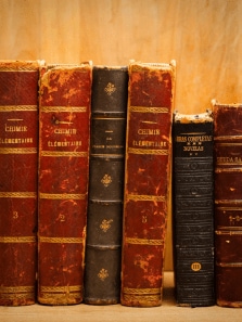 10 Short Books That Teach Big Life Lessons (Perfect for 2025)