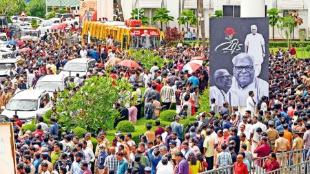 V S Achuthanandan, V S Achuthanandan death, V S Achuthanandan funeral procession, Kerala, Thiruvananthapuram, Indian express news, current affairs