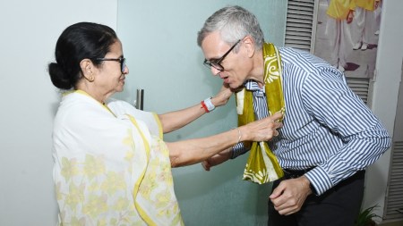 Mamata meets Omar, says Govt should ensure safety in Kashmir