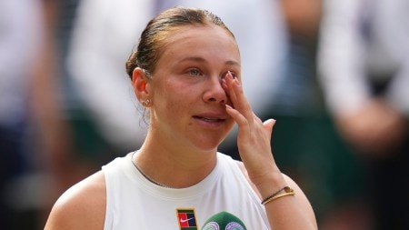 Amanda Anisimova made sure to thank her mother for making a rare trip to watch her daughter play in person. (AP Photo)