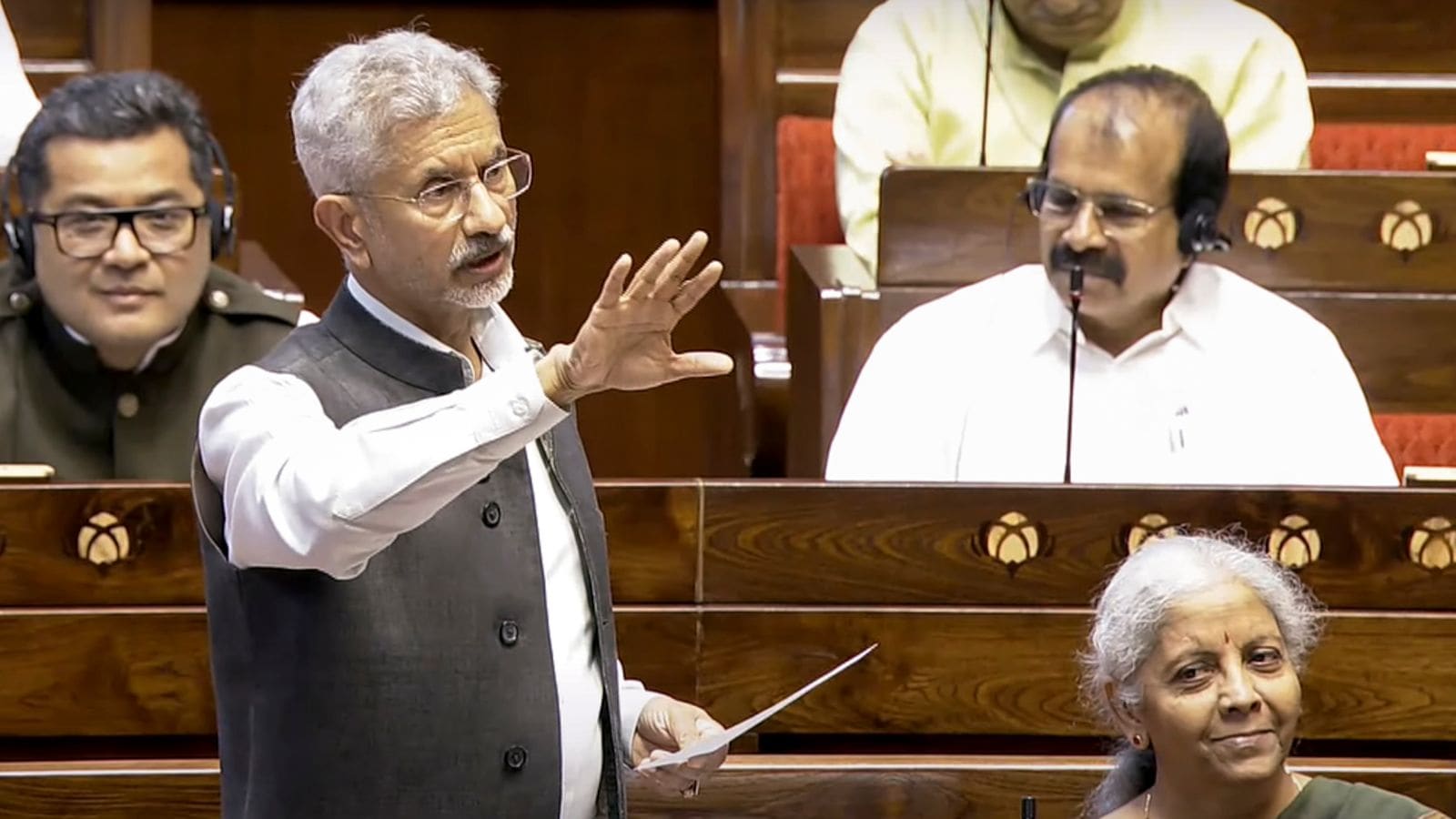 Jaishankar slams Congress on terror response, defends Modi policies
