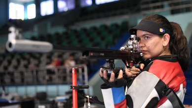 Anjum Moudgil, a former World Championship medallist and staple Olympian of the Indian shooting team continues to be one of the few shooters domestically who still wear a single canvas jacket. (Photo credit: NRAI)