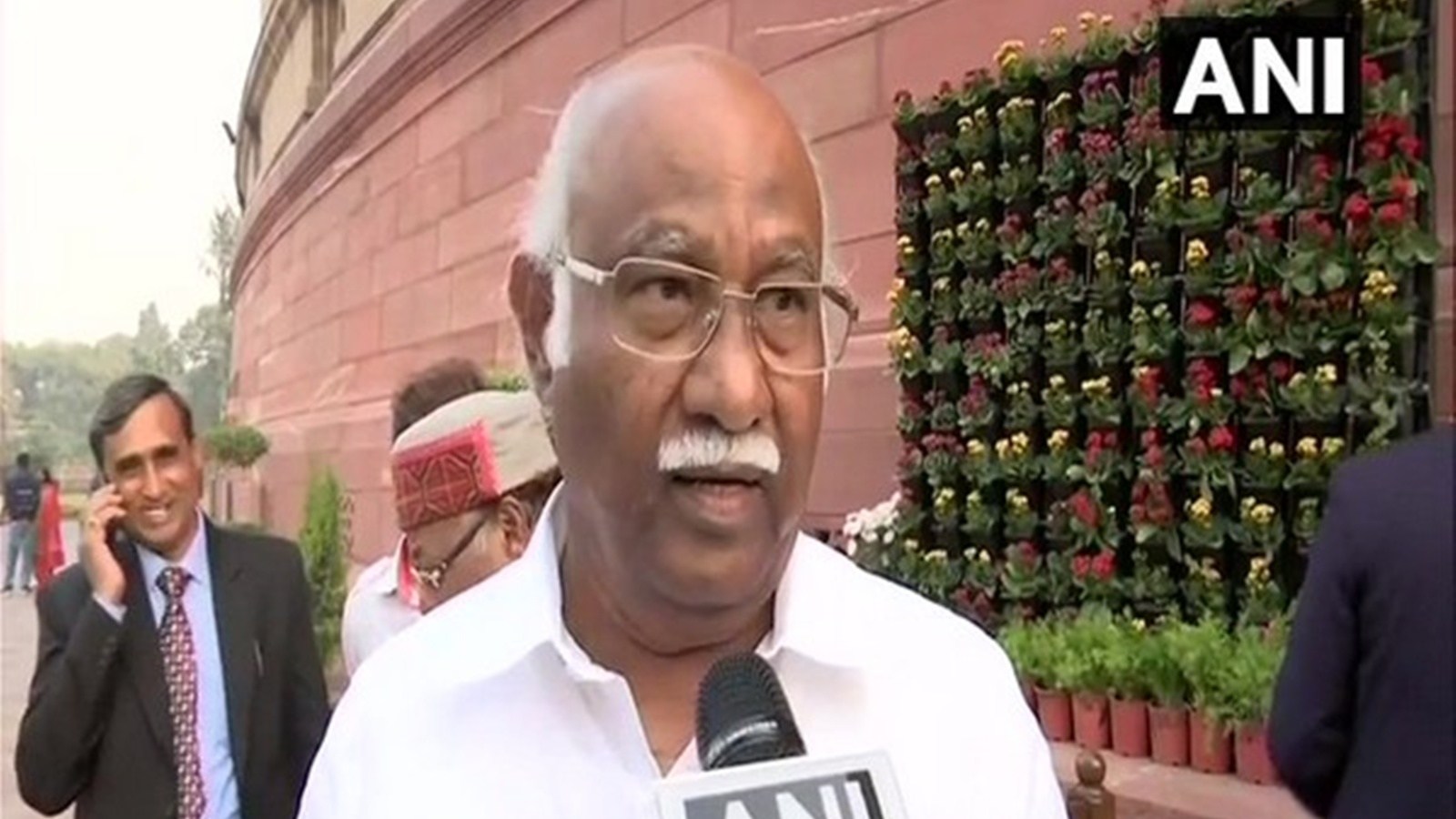 AIADMK’s org secy and ex-MP Anwar Raja joins DMK | Chennai News - The ...