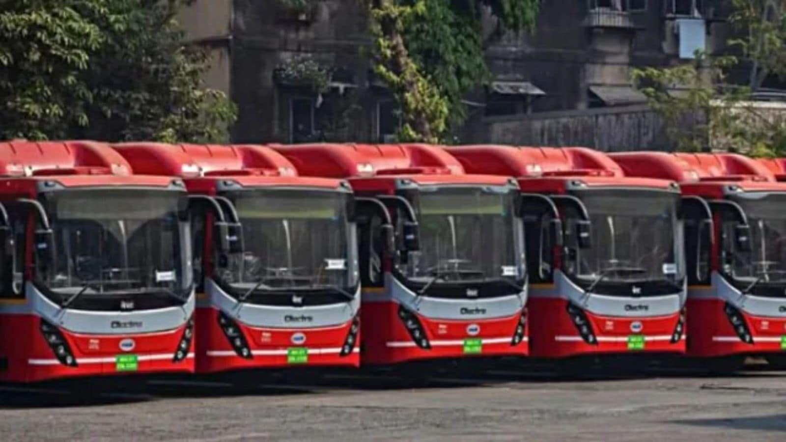 Mumbai bus scare: BEST turns to 500 smaller buses for safer rides and ackle narrow-road risks