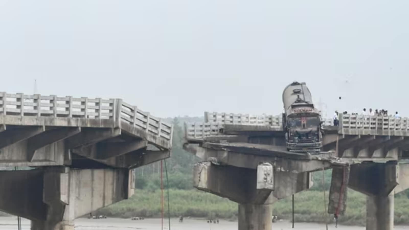 PM Modi condoles death of those killed in Gujarat bridge collapse,  announces compensation | India News - The Indian Express