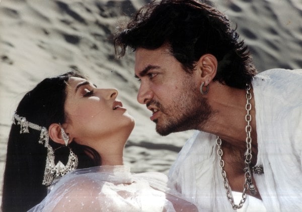 الممثل توينكل خانا مع عامر خان في فيلم ميلا. صريحة أرشيف