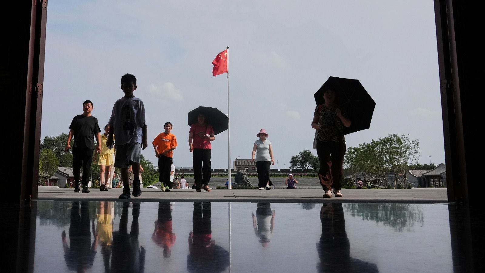 China heatwave, student dormitories China, Qingdao University heatstroke,