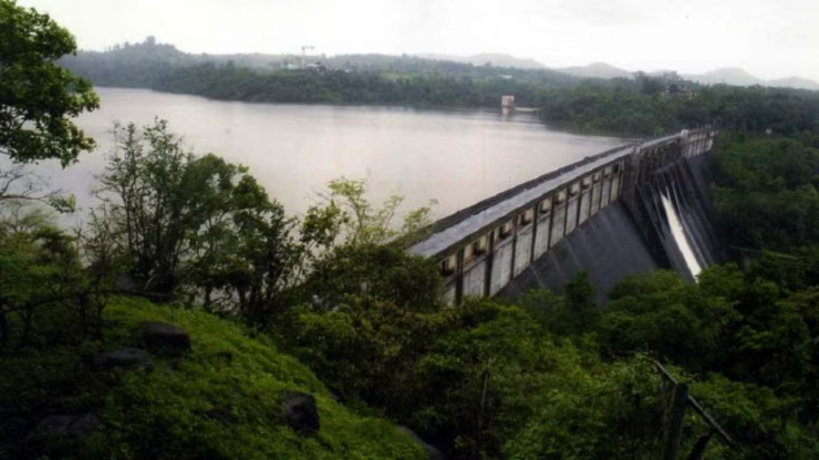 Mumbai Lakes Overflow; BMC Struggles to Store Water