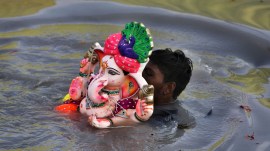 idol immersion in mumbai