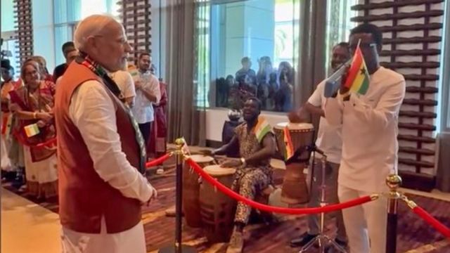 Narendra Modi, Narendra Modi in Ghana, Ghana, West Africa, President of Ghana John Dramani Mahama, John Dramani Mahama, Indian express news, current affairs