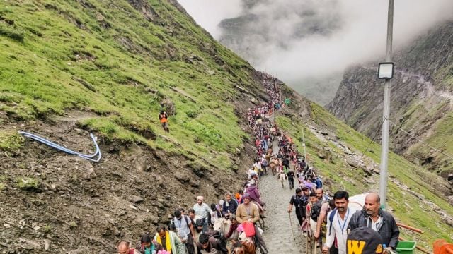 A fresh batch of pilgrims left for the holy cave shrine from Nunwan and Baltal base camps