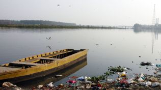Solid waste management is another critical element addressed by the plan, involving the deployment of floating pontoons and skimmers strategically placed to intercept waste at drain mouths and along river stretches.