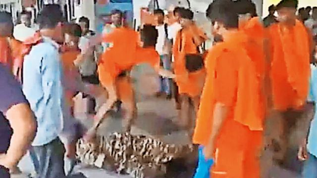 kanwarias booked for assaulting CRPF jawan, kanwarias booked, kanwarias booked for assault, Central Reserve Police Force, Indian express news, current affairs