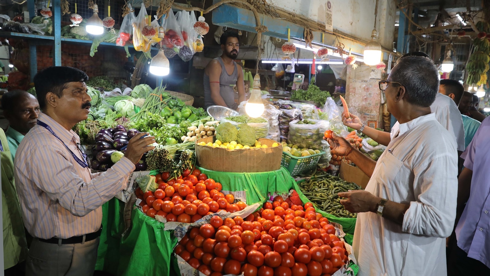 Retail inflation slows to 2.1% in June, opens room for more RBI rate cuts