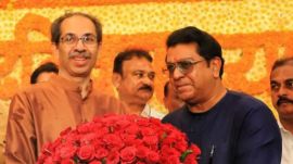 On the occasion of Uddhav Thackeray’s birthday, Maharashtra Navnirman Sena (MNS) chief Raj Thackeray visited Matoshree, the Thackeray residence. He greeted Uddhav Thackeray with a large bouquet of roses and extended his best wishes. (Express Photo)
