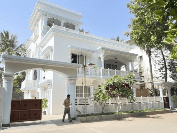 جولة Nawazuddin Siddiqui's House Tour (الصورة: YouTube: Nayansense)