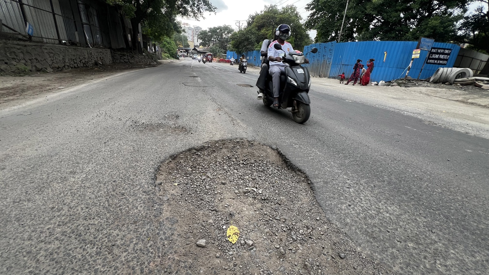 pothole ridden roads in vadodara