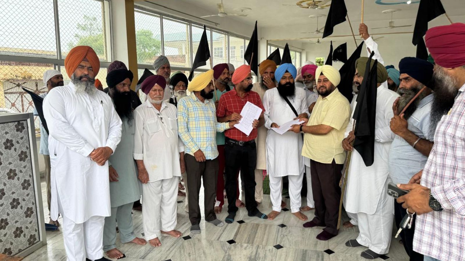 Punjab Farmers Protest Land Pooling Policy, Confronting AAP Leaders
