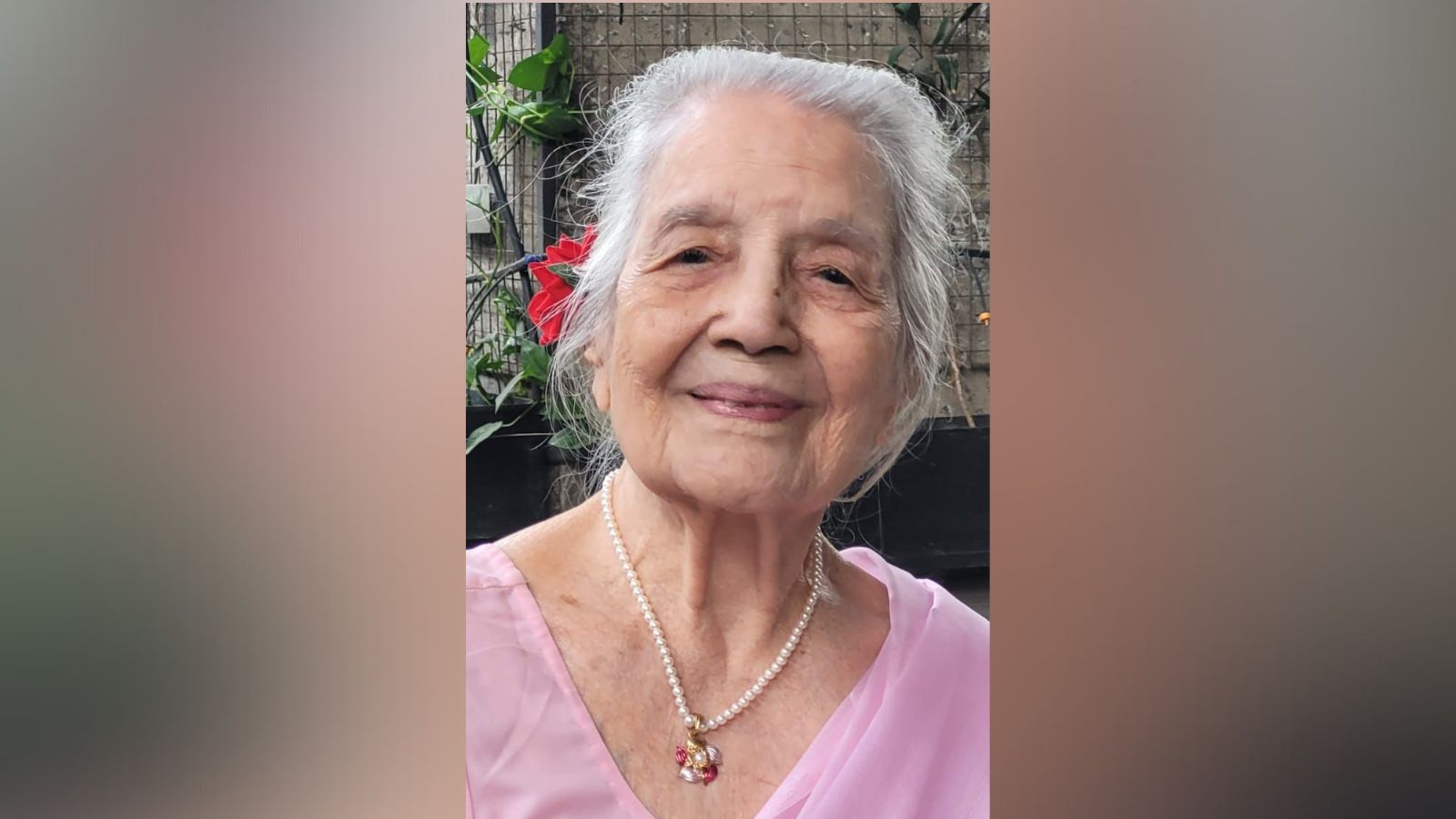 Born Jerusha John Ruben in a Jewish family, Shaikh later married Aziz Ahmed Shaikh and took the name Yasmin.