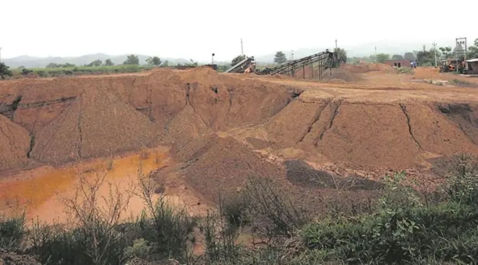 indianexpress.com - Opp targets MoS Home over illegal sand mining, dance bar raids; he terms allegations baseless