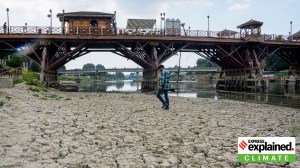 What is behind the record-breaking heat in Kashmir