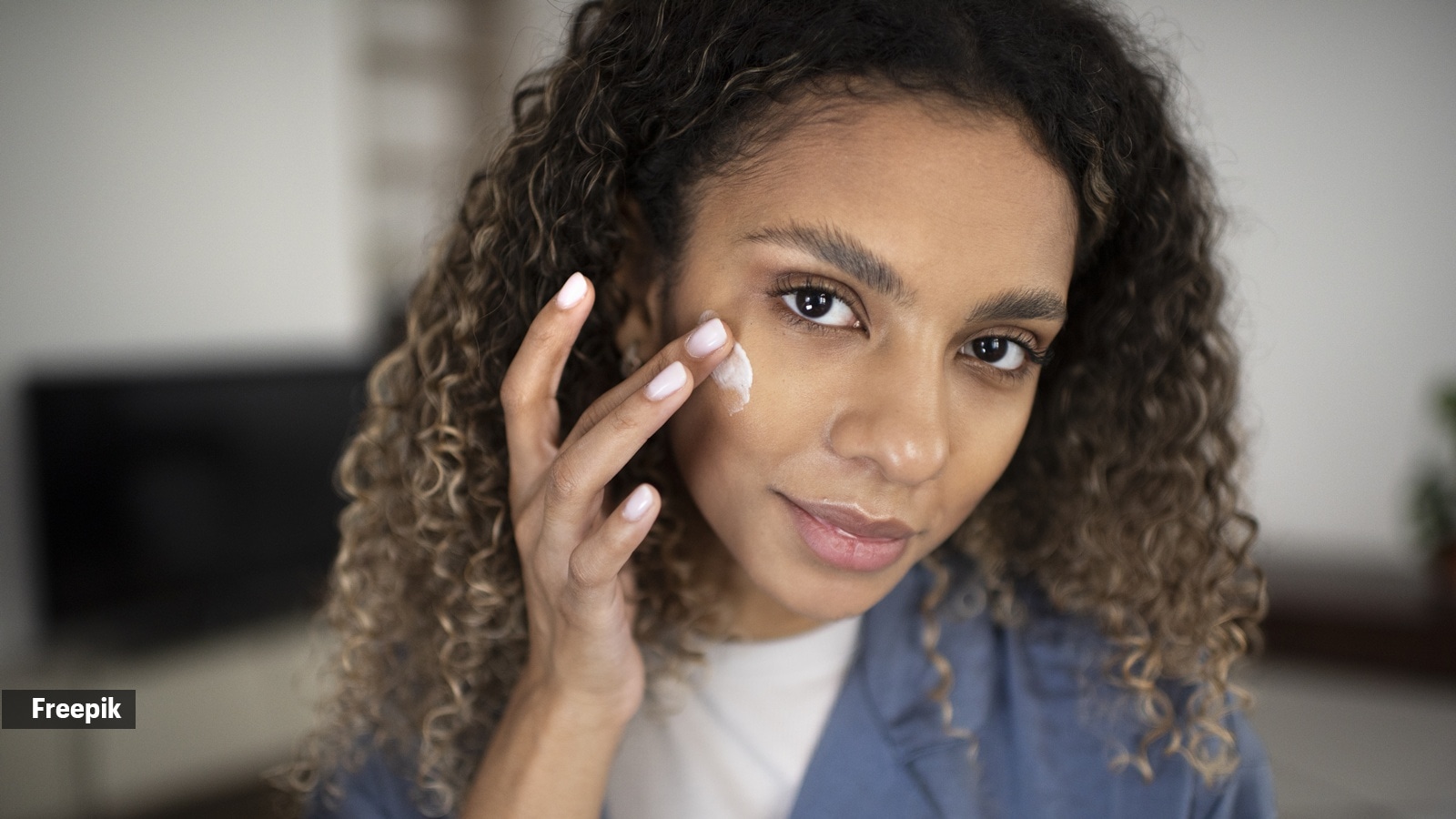 Scroll, watch, burn: sunscreen misinformation, its real-world damage